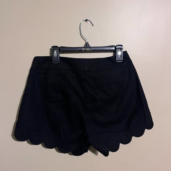Linen/cotton blend J.Crew scalloped edge shorts - Picture 2 of 4
